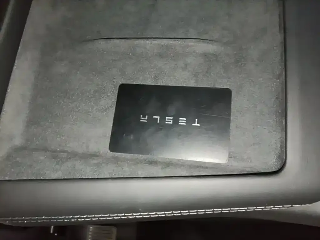 Tesla Model 3 — фото 10