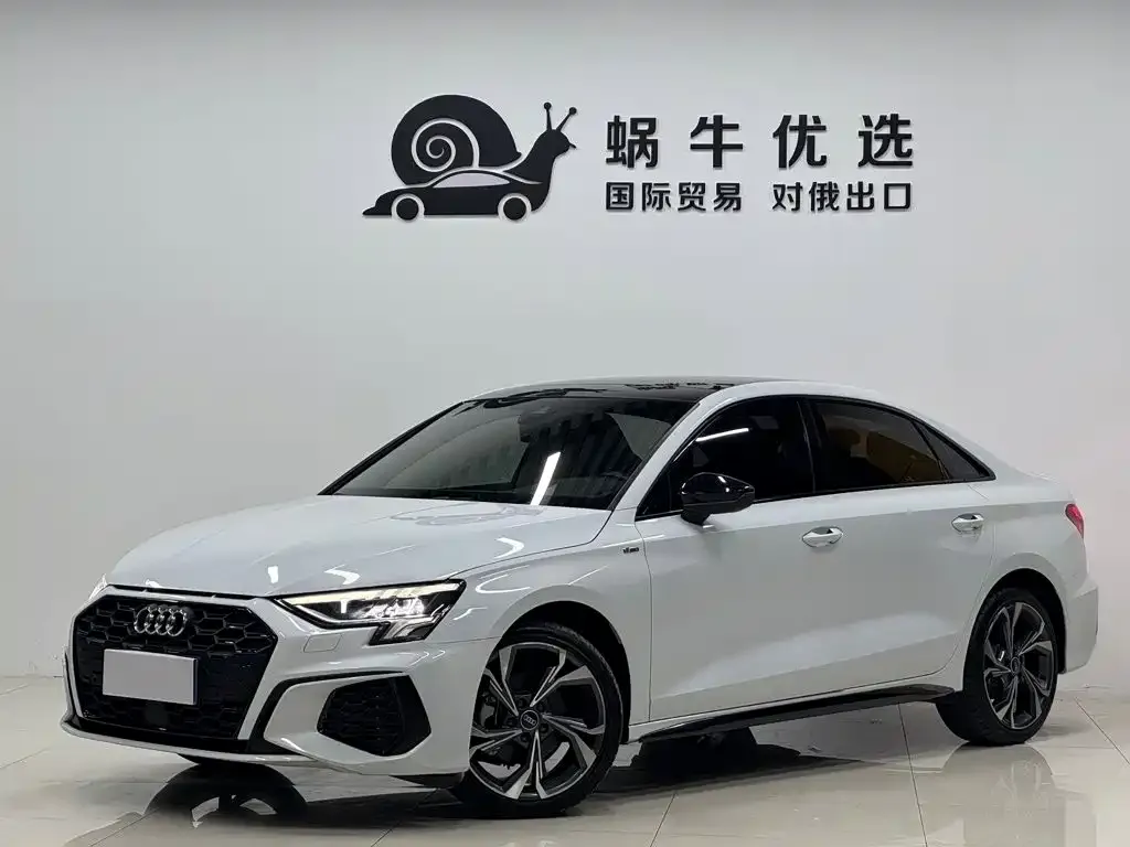 Audi A3 — фото 1