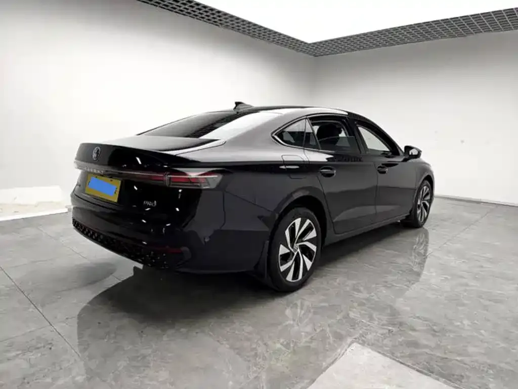 Volkswagen Passat — фото 7