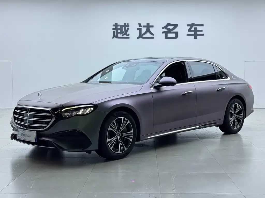 Mercedes-Benz E-Class — фото 1
