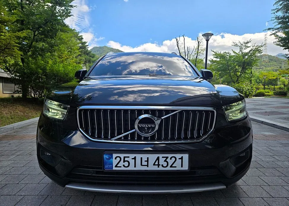 Volvo XC40 — фото 1