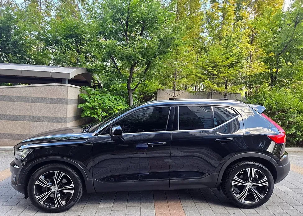 Volvo XC40 — фото 10