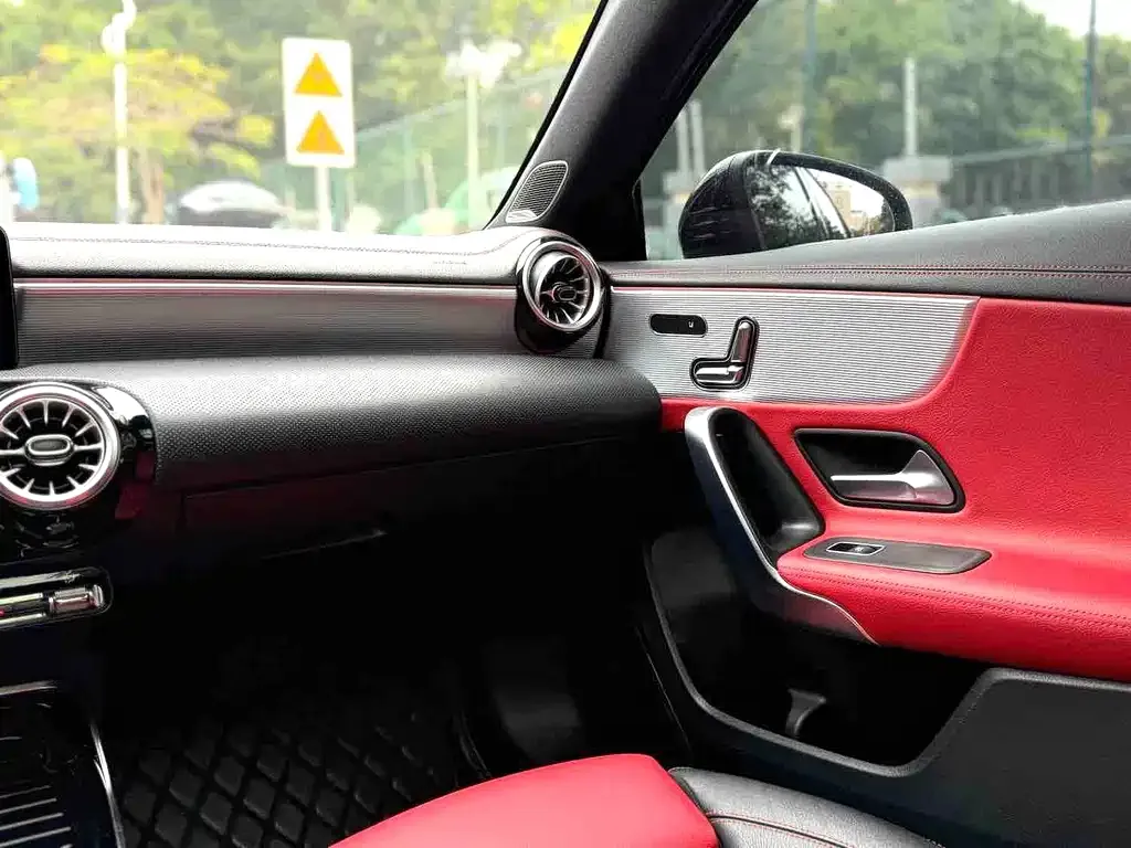 Mercedes-Benz A-Class AMG — фото 4
