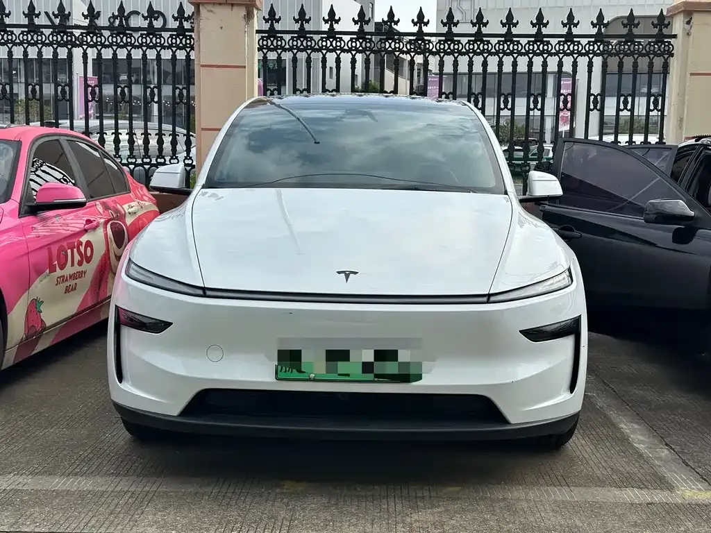 Tesla Model Y L — фото 7