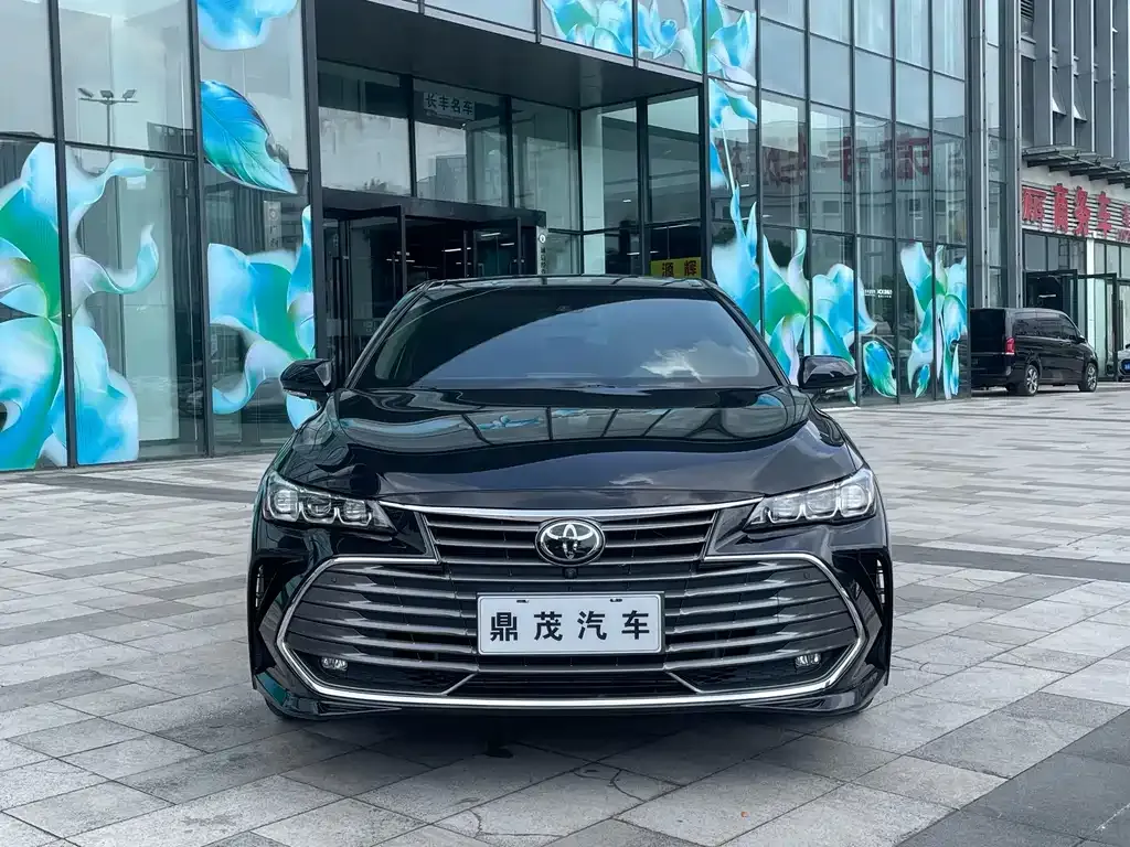 Toyota Avalon — фото 2