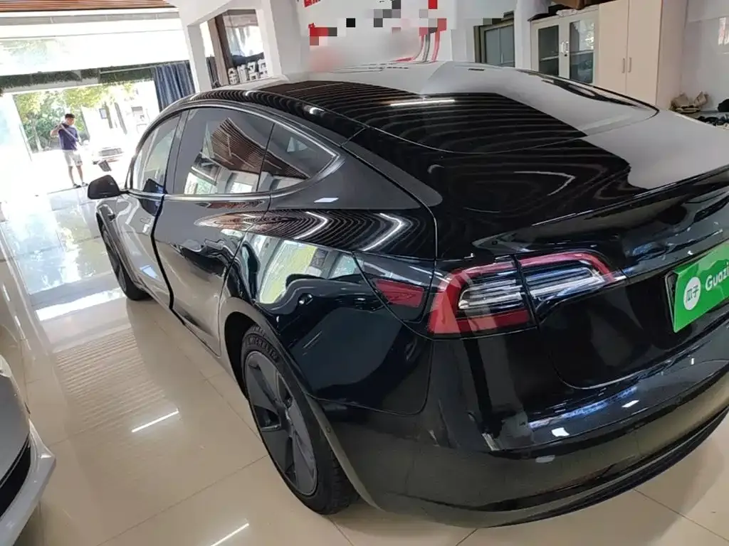 Tesla Model 3 — фото 3