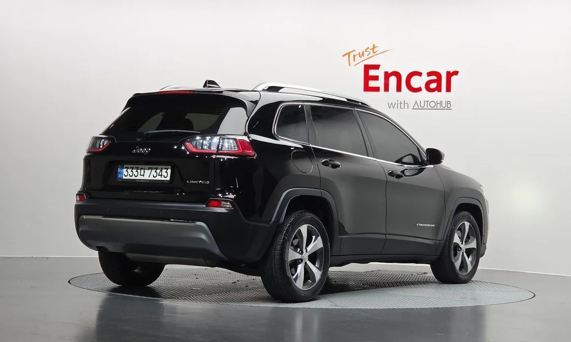 Jeep Cherokee — фото 9