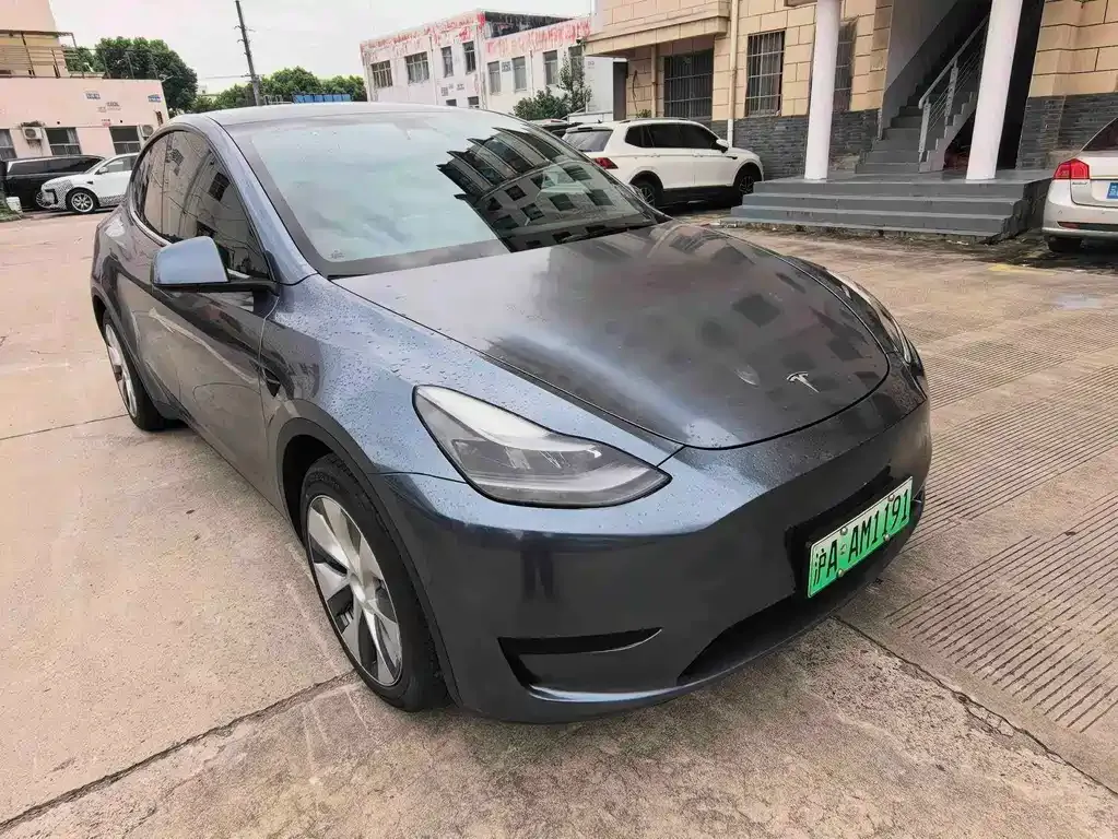 Tesla Model Y — фото 9