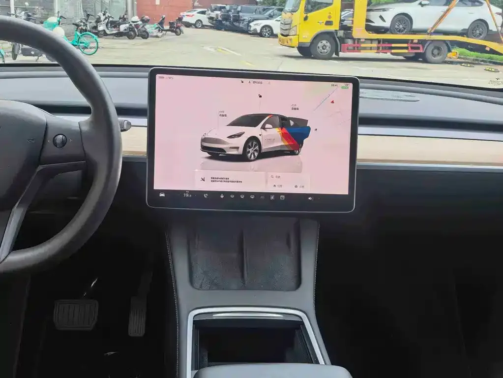 Tesla Model Y — фото 4