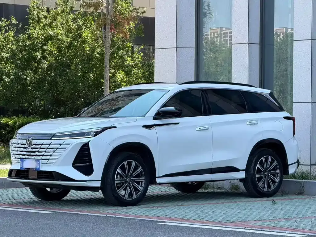 Changan CS75 PLUS — фото 1