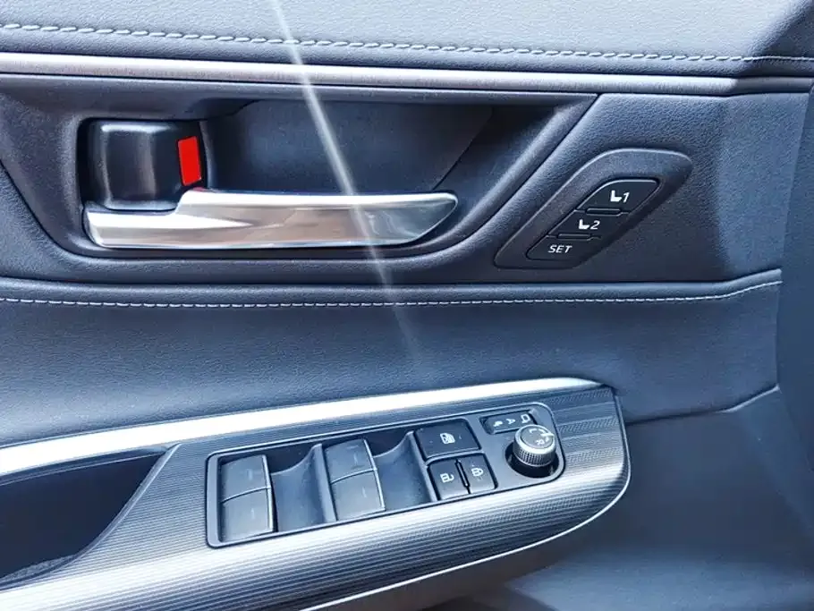 Toyota Harrier — фото 4