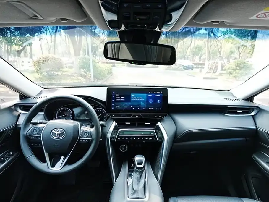 Toyota Harrier — фото 9