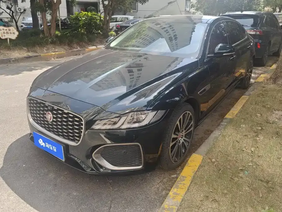 Jaguar XFL — фото 1