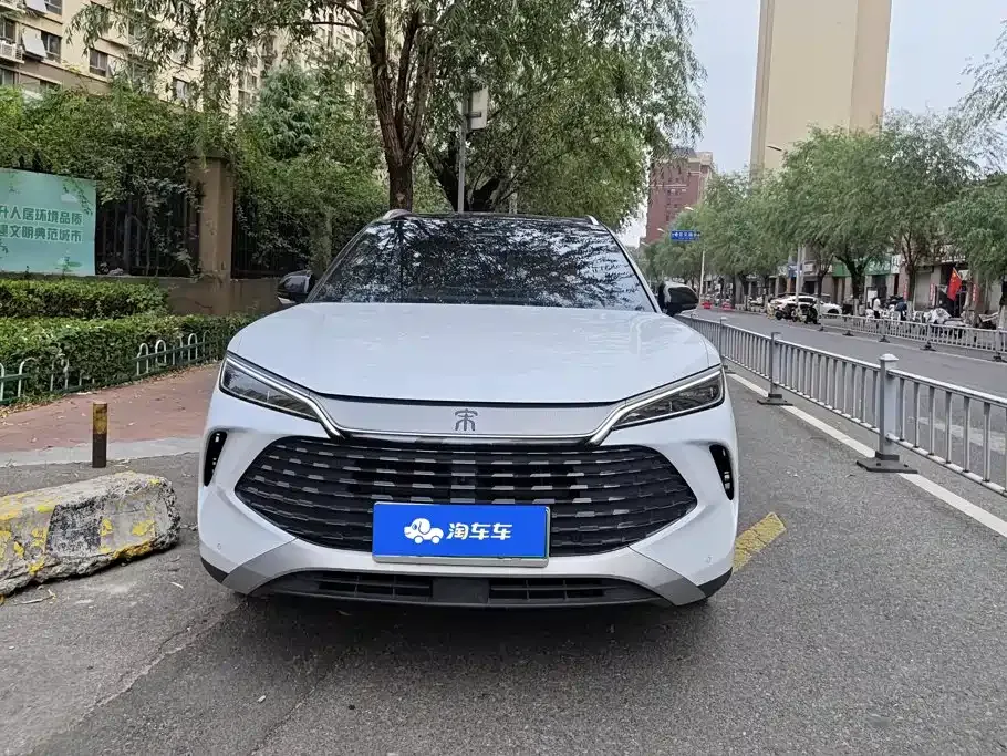 BYD L DM-i — фото 8