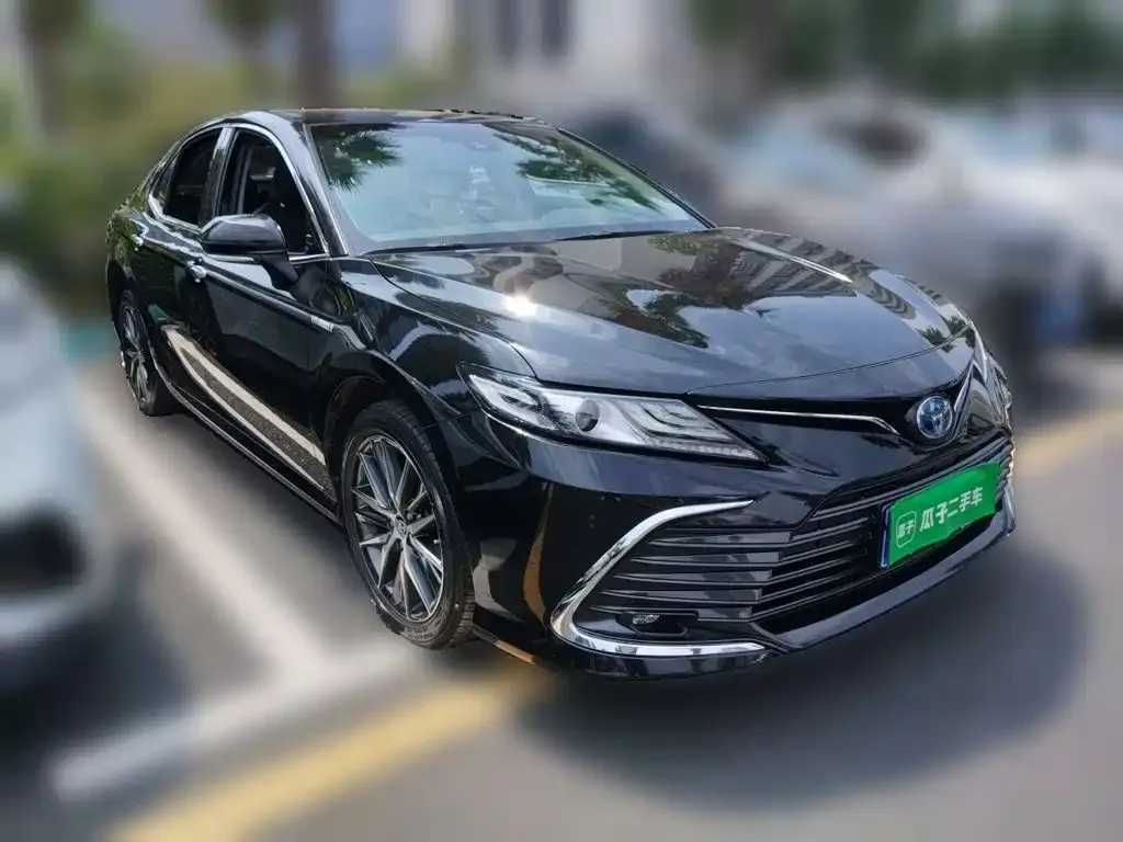 Toyota Camry — фото 7
