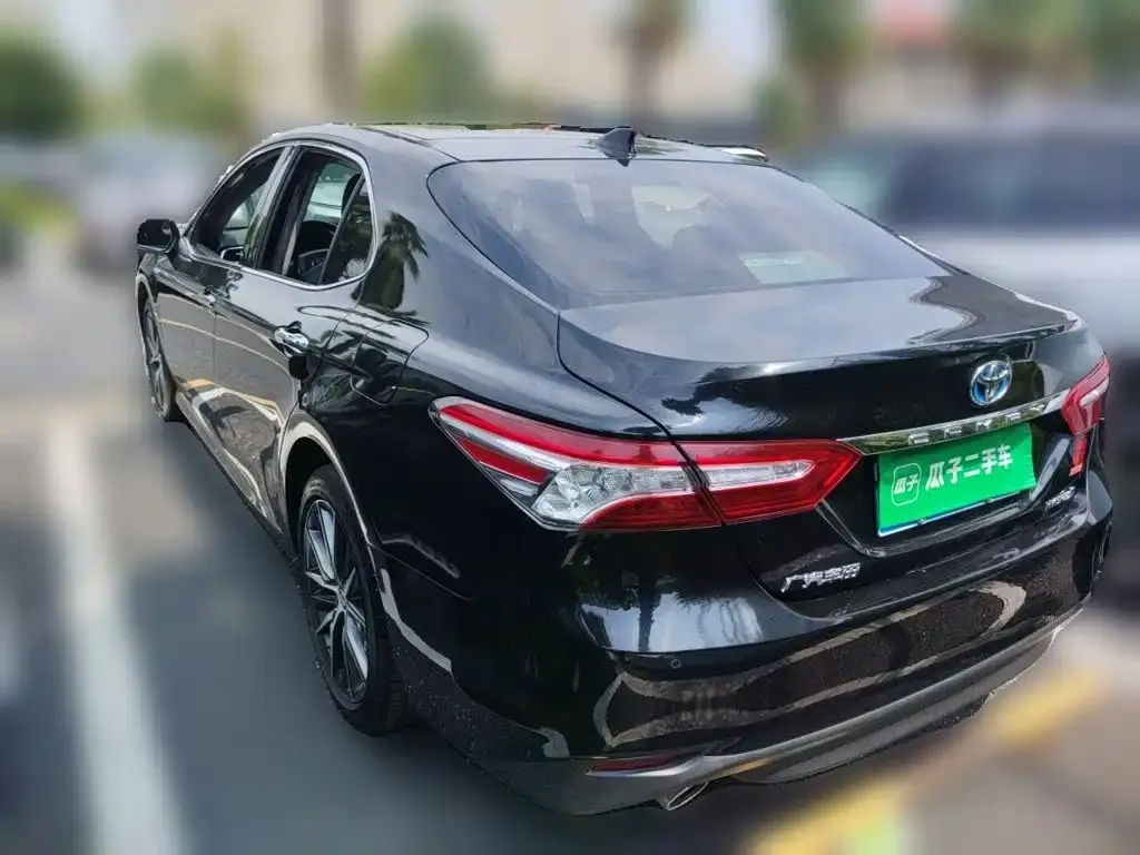 Toyota Camry — фото 4