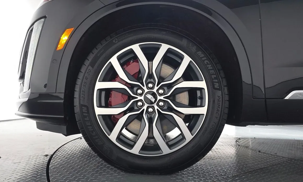 Cadillac XT6 — фото 8