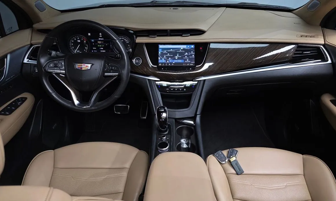 Cadillac XT6 — фото 10