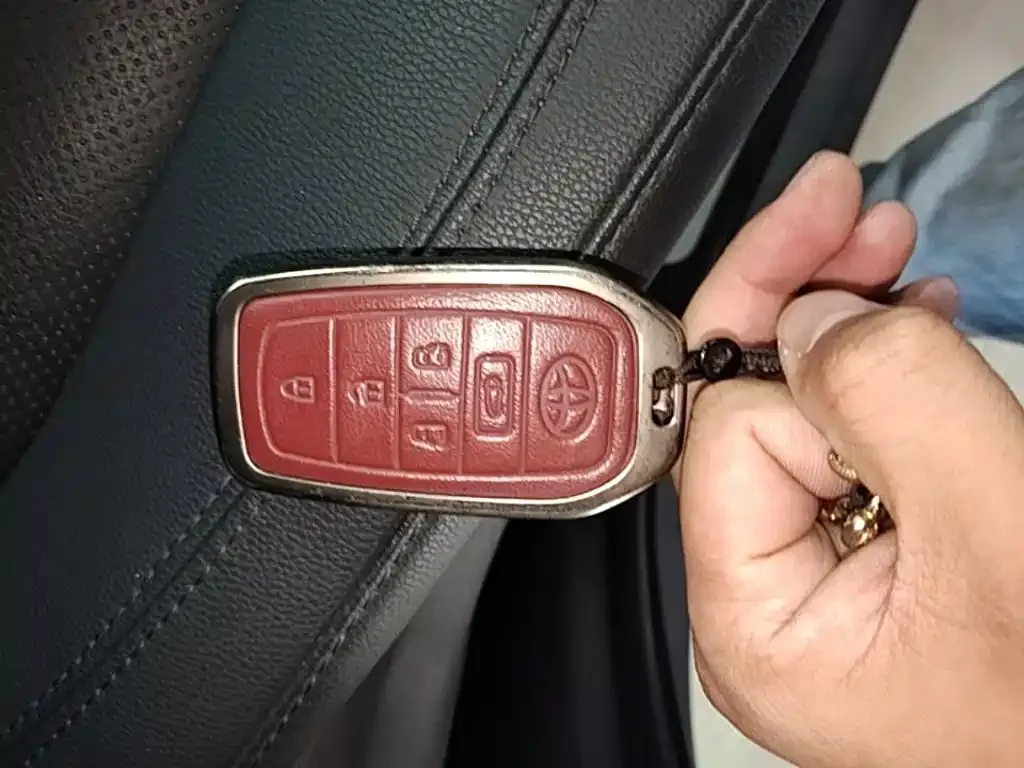 Toyota Sienna — фото 4