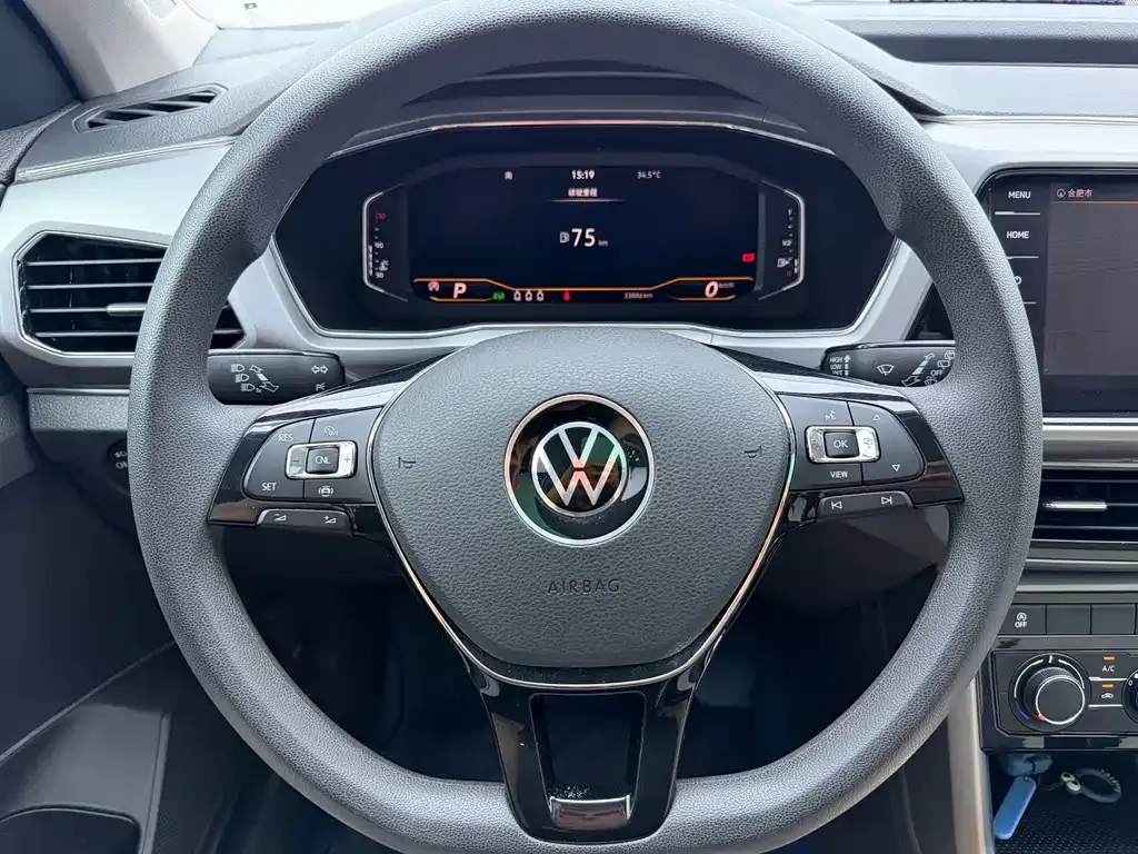 Volkswagen T-Cross — фото 7