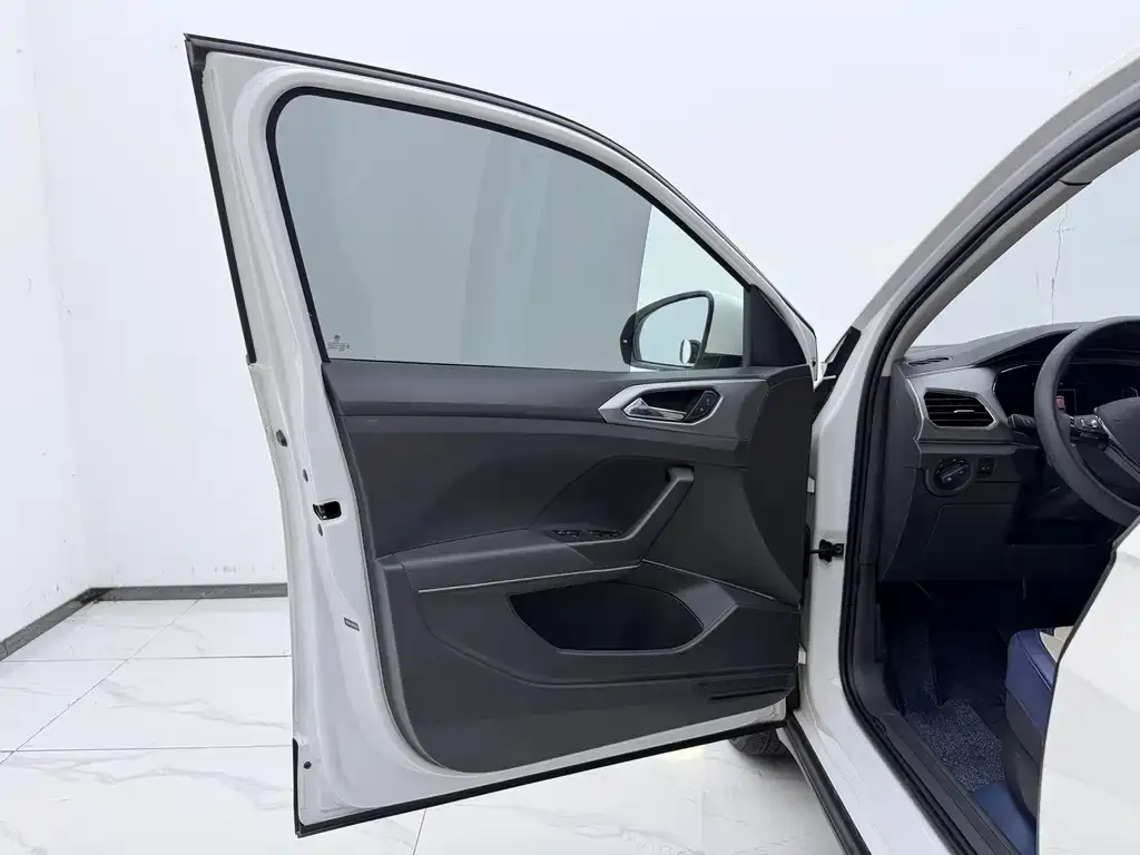Volkswagen T-Cross — фото 3