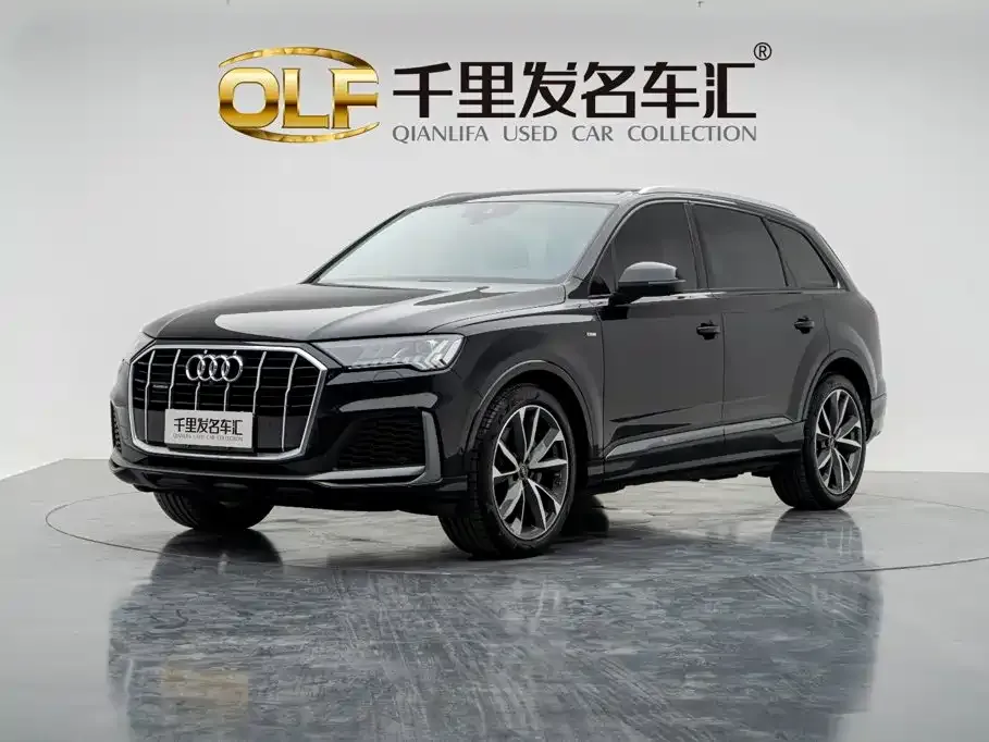Audi Q7 — фото 1