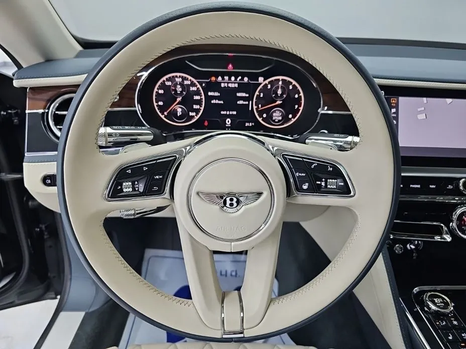 Bentley Flying Spur — фото 7