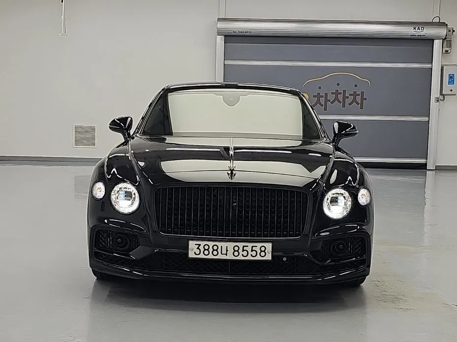 Bentley Flying Spur — фото 3