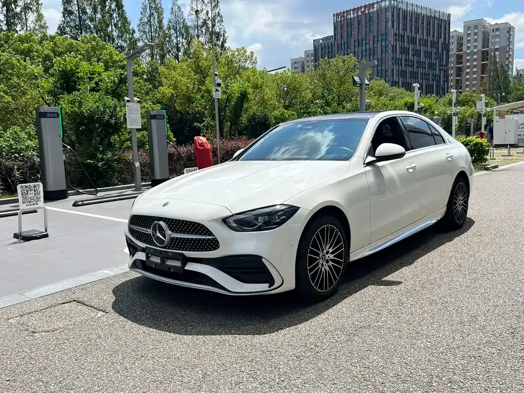 Mercedes-Benz C-Class — фото 1