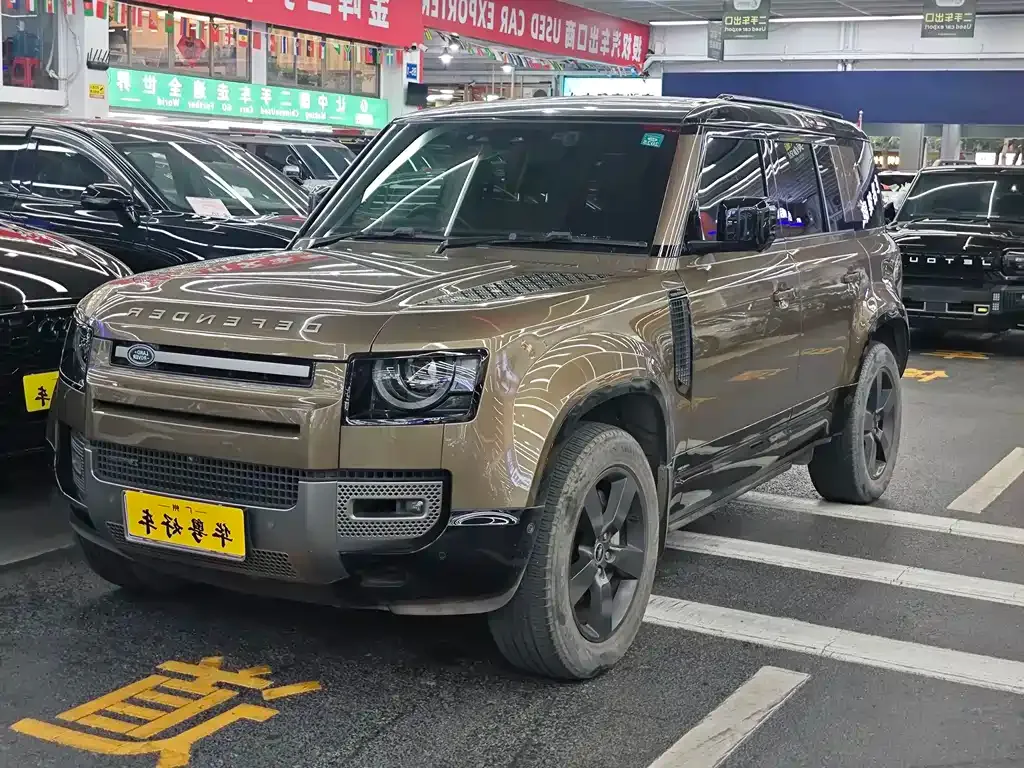 Land Rover Defender — фото 1