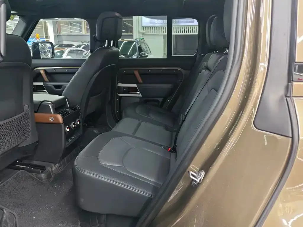 Land Rover Defender — фото 2