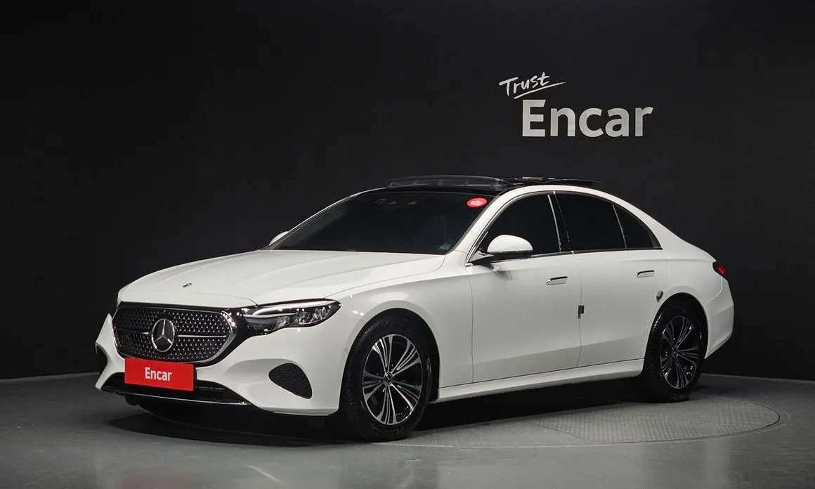 Mercedes-Benz E-Class — фото 1