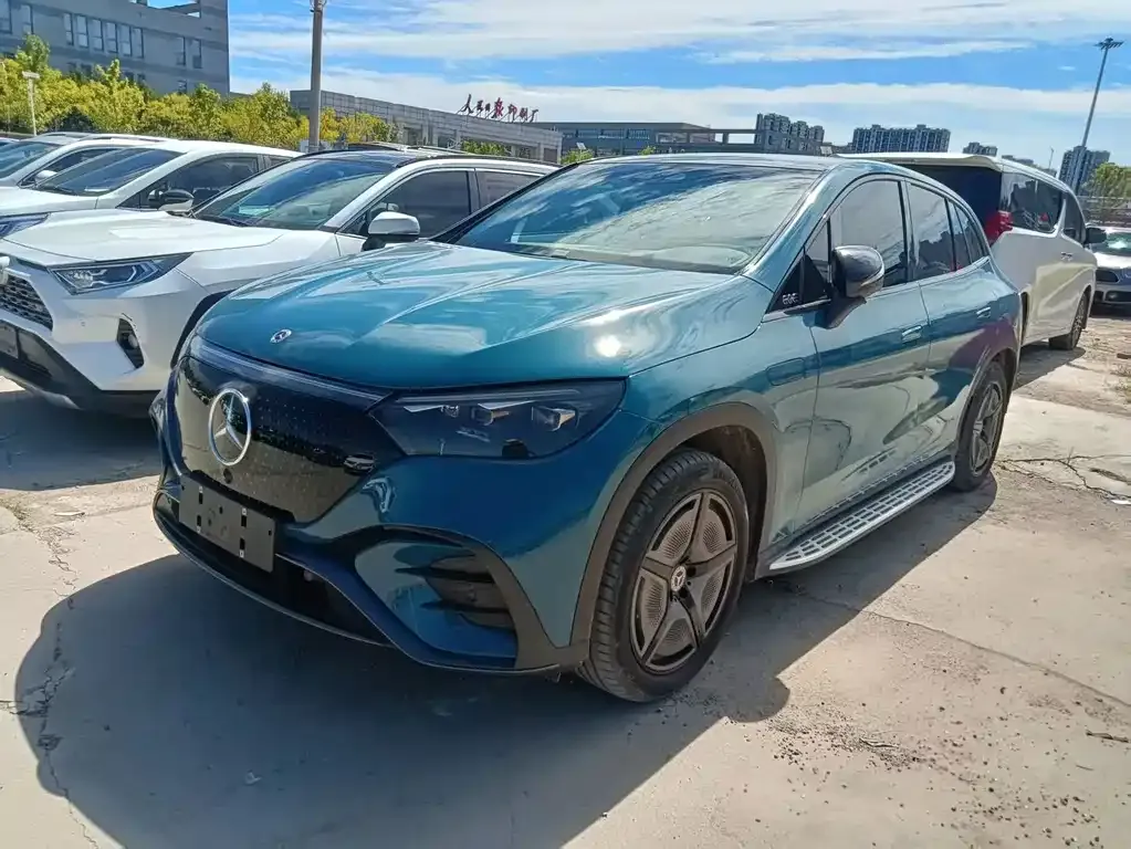 Mercedes-Benz EQE SUV — фото 1