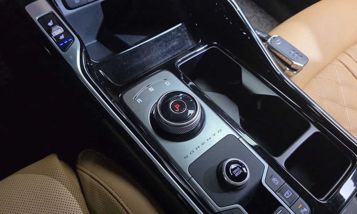 Kia Sorento — фото 10