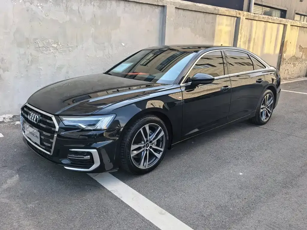 Audi A6L — фото 1