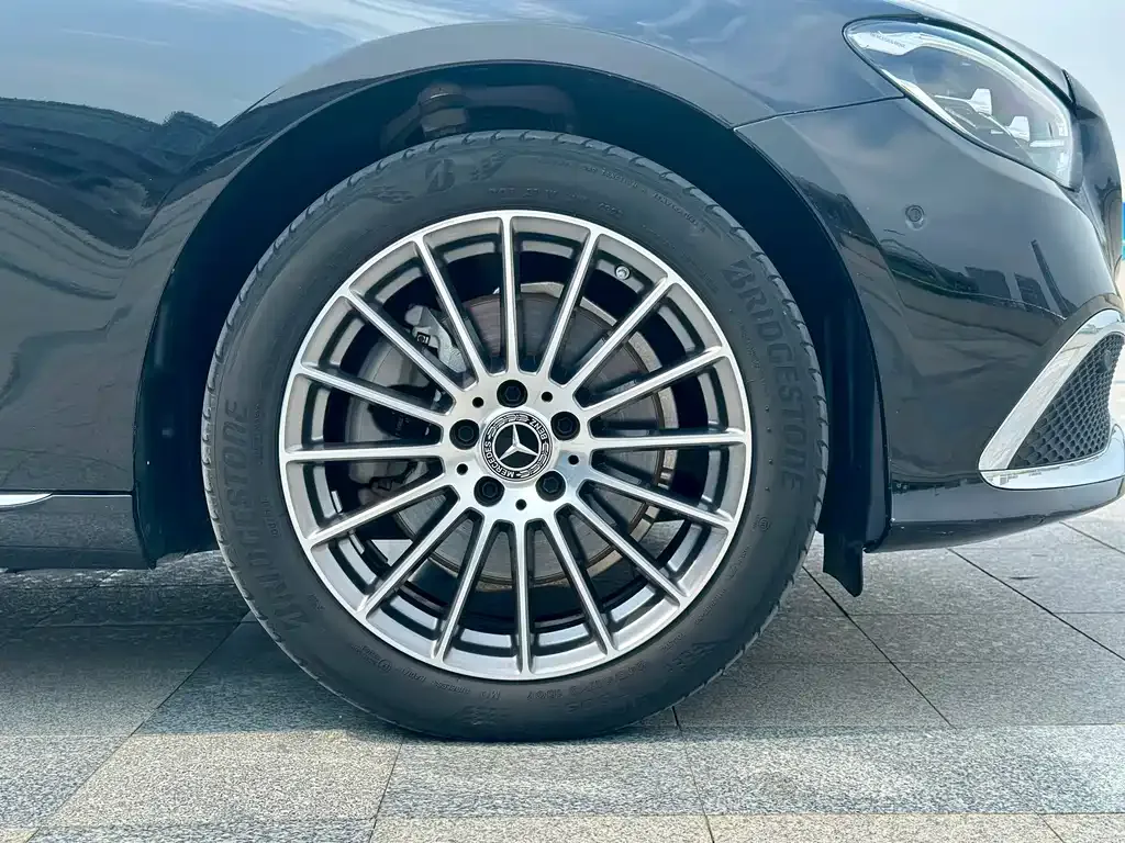 Mercedes-Benz E-Class — фото 9