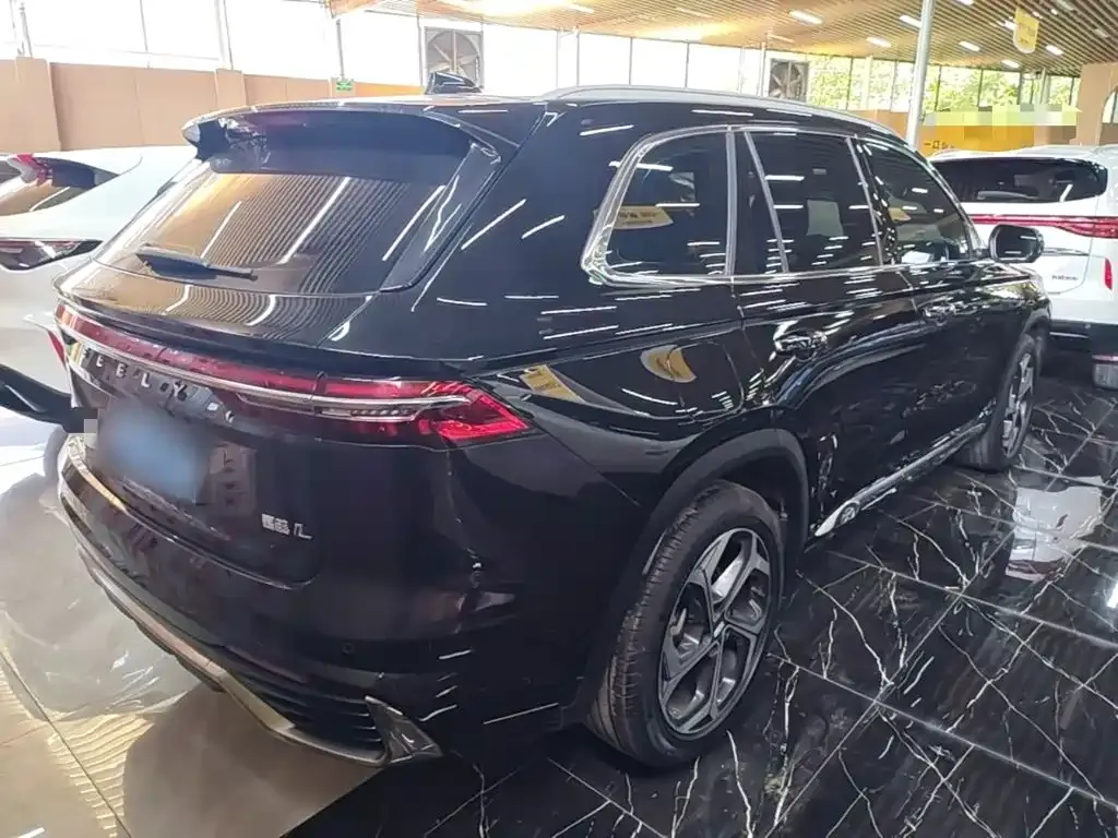 Geely Xingyue L — фото 10