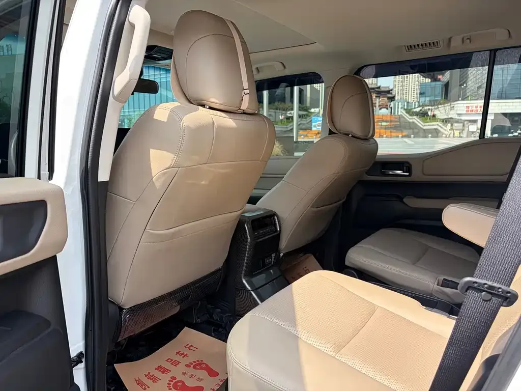 Toyota Prado — фото 2