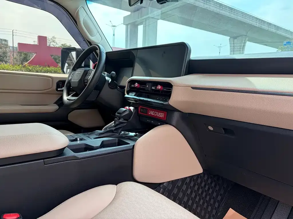 Toyota Prado — фото 10
