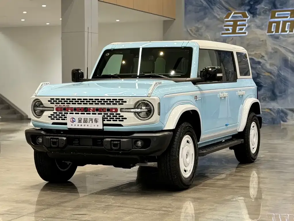 Ford Bronco — фото 1