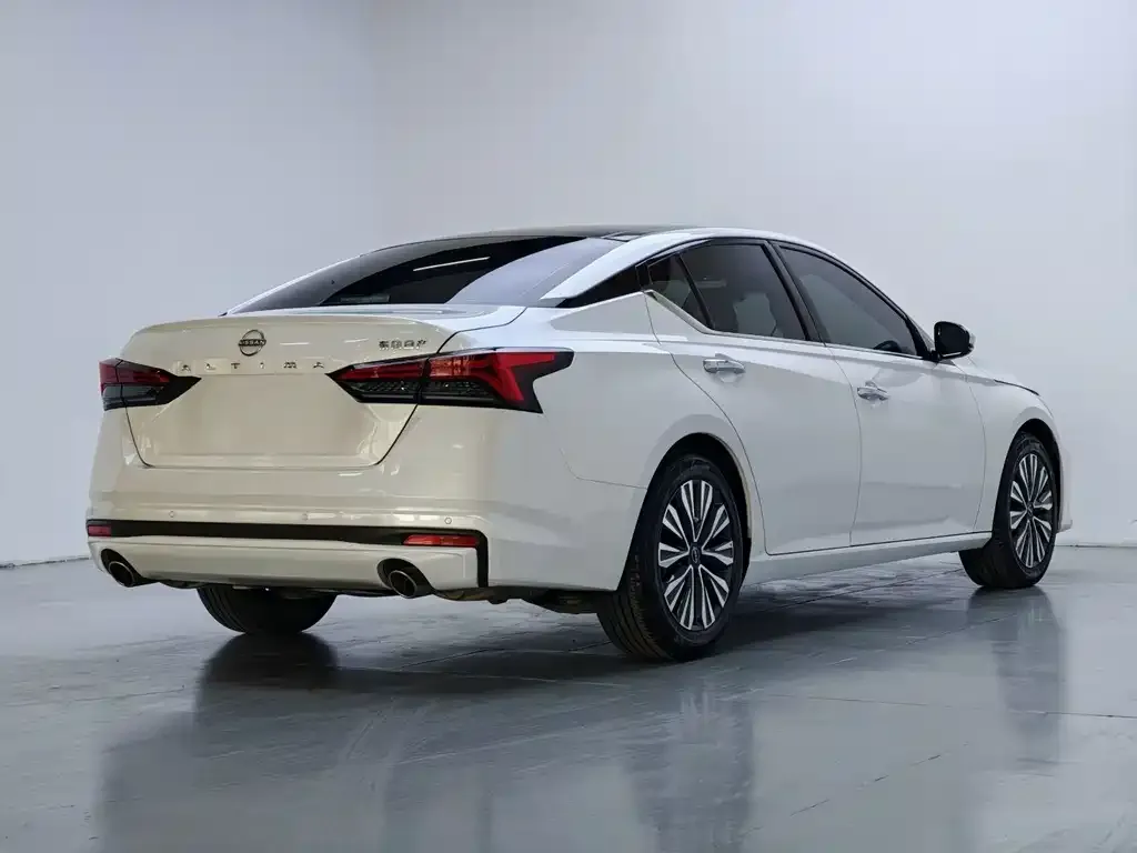 Nissan Teana — фото 4