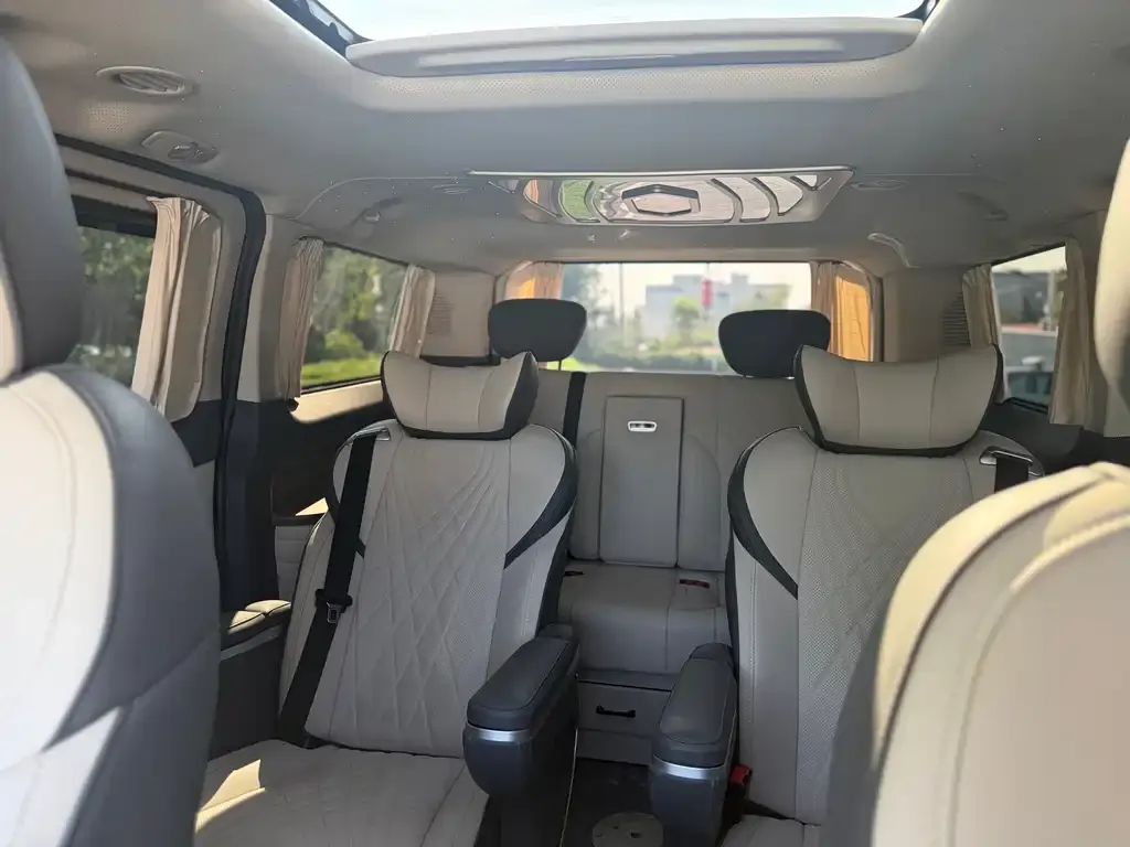 Ford Tourneo — фото 4