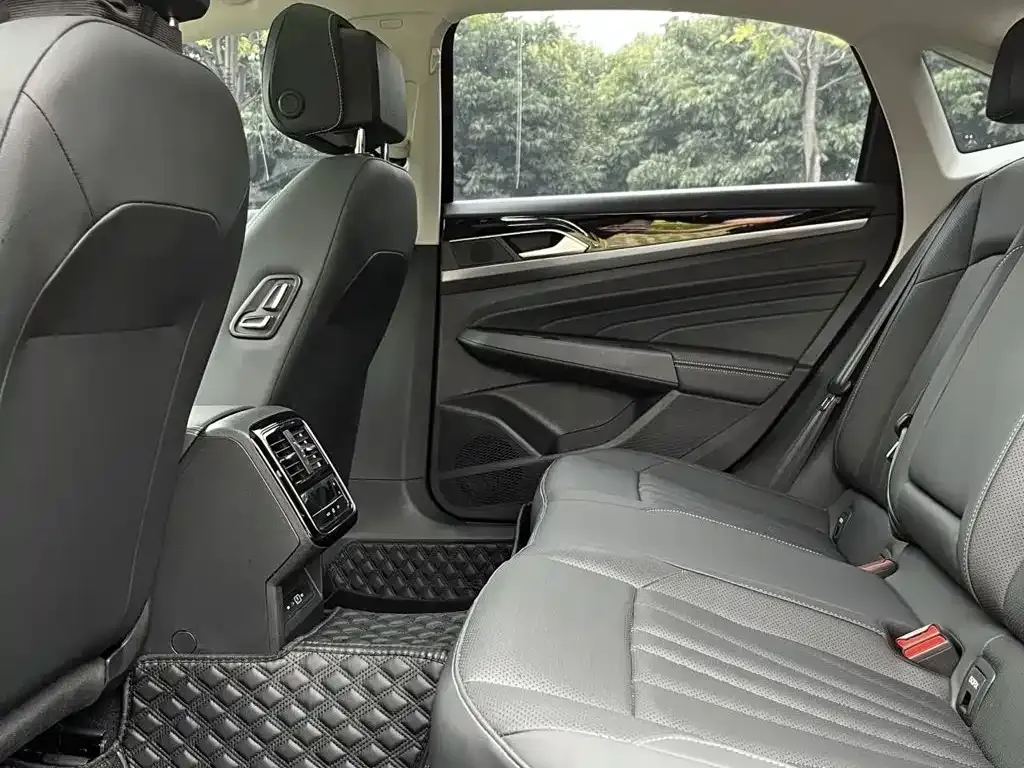 Volkswagen Passat — фото 5