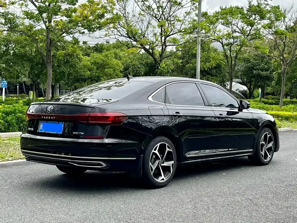 Volkswagen Passat — фото 8