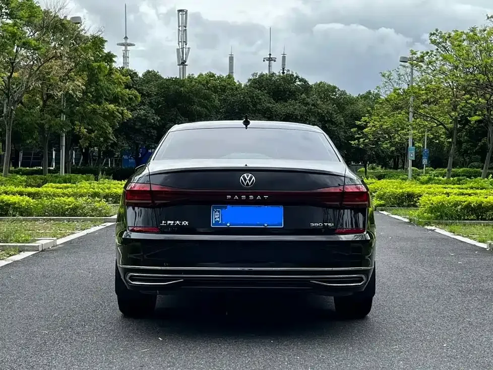Volkswagen Passat — фото 10