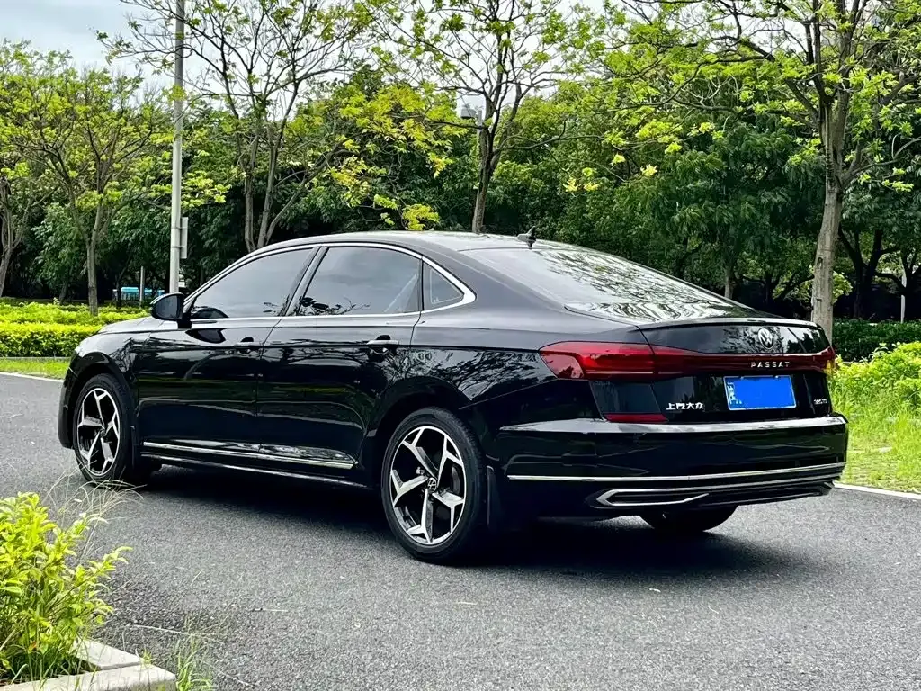 Volkswagen Passat — фото 6