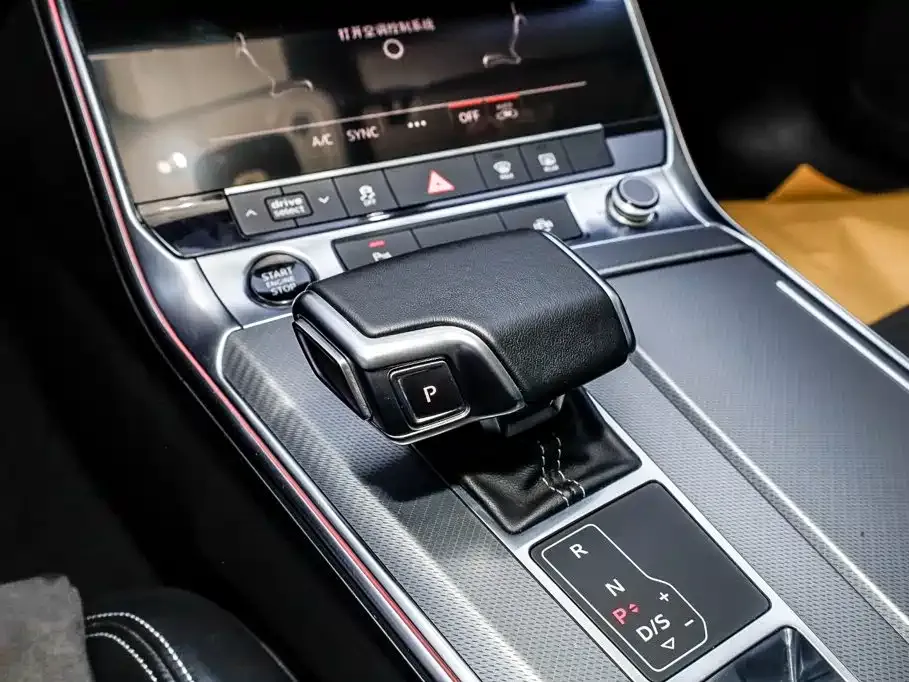 Audi A7L — фото 7