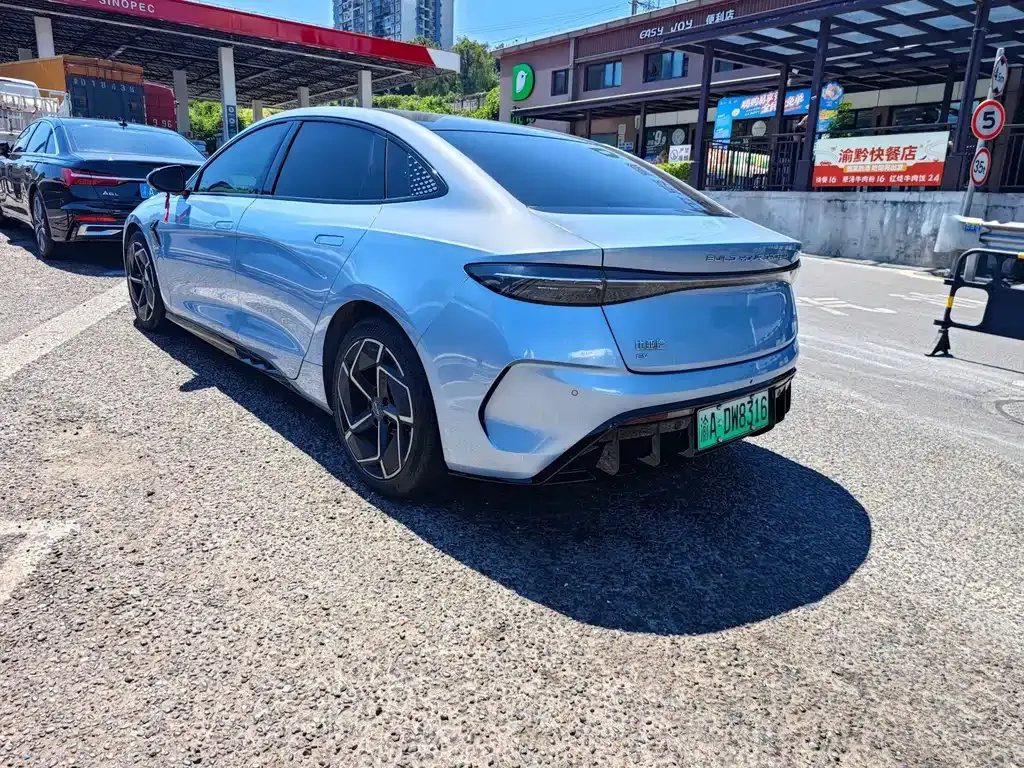BYD Seal — фото 3