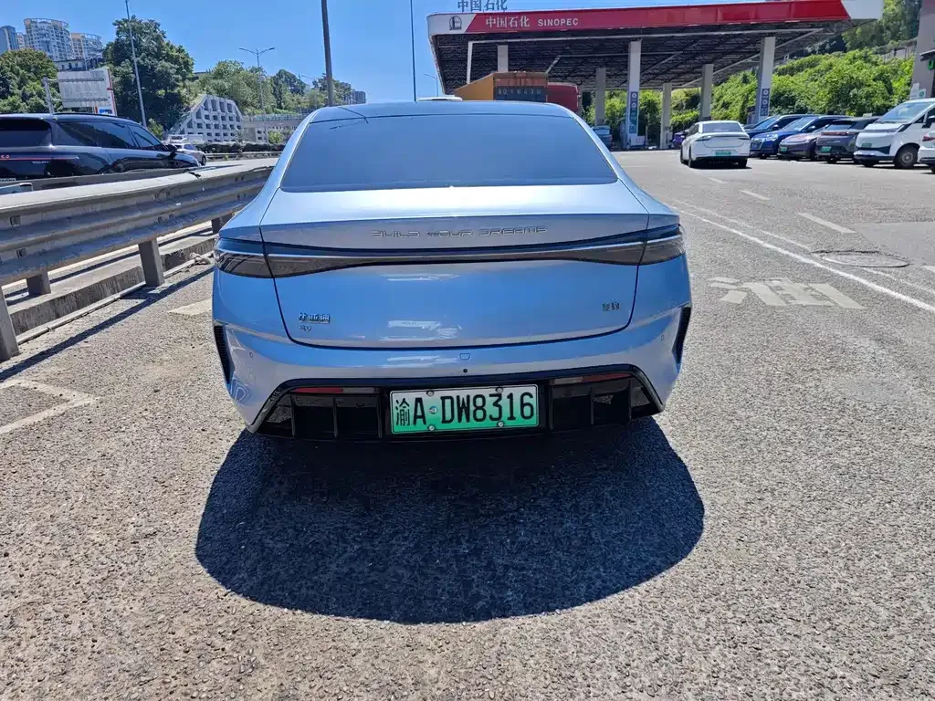 BYD Seal — фото 8