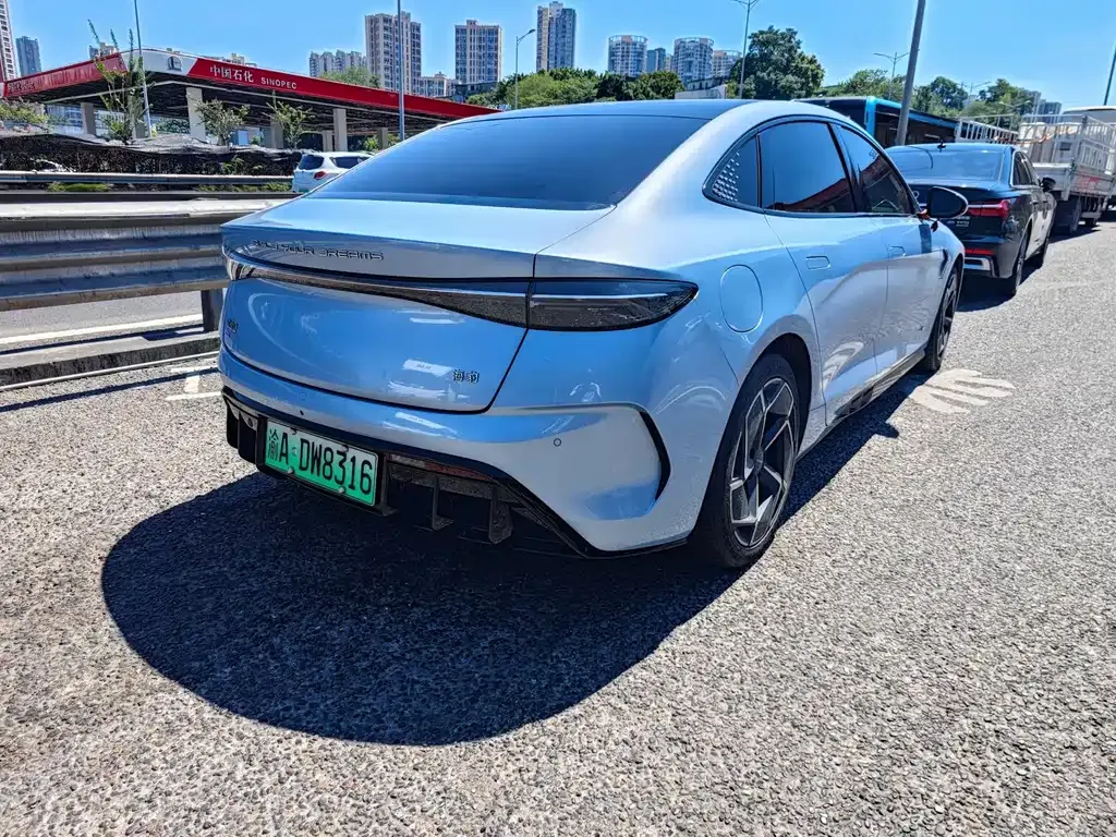 BYD Seal — фото 7